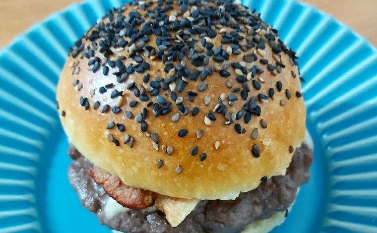 Receita de Pão de hambúrguer com fermento natural