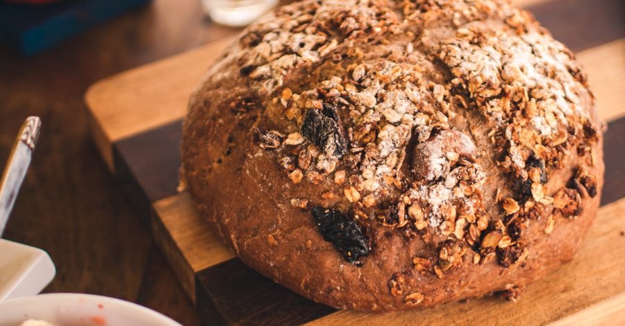 Receita de Pão de Cacau com Granola